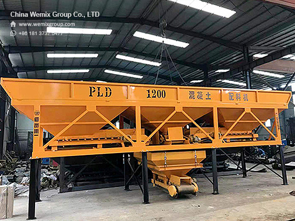 Aggregate batching system for hzs25 concrete plant